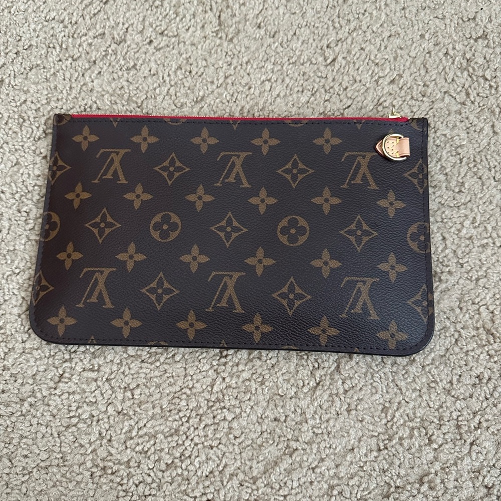 Louis Vuitton Neverfull MM Monogram Canvas Handheld Pochette